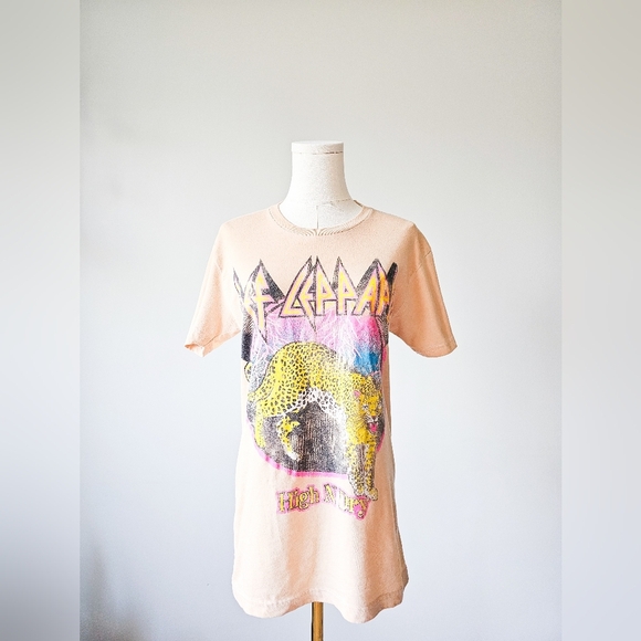 Other - Def Leppard  M cotton graphic tee unisex